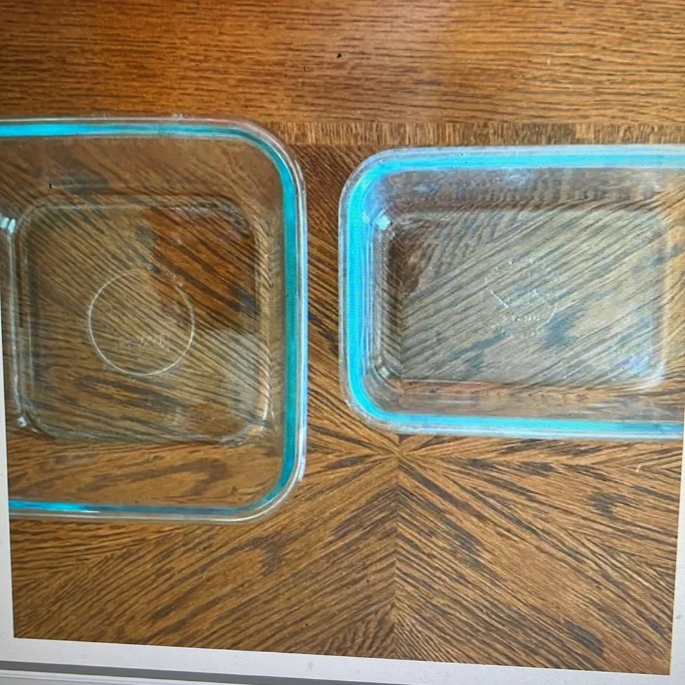 Bundle 2 clear Pyrex dishes